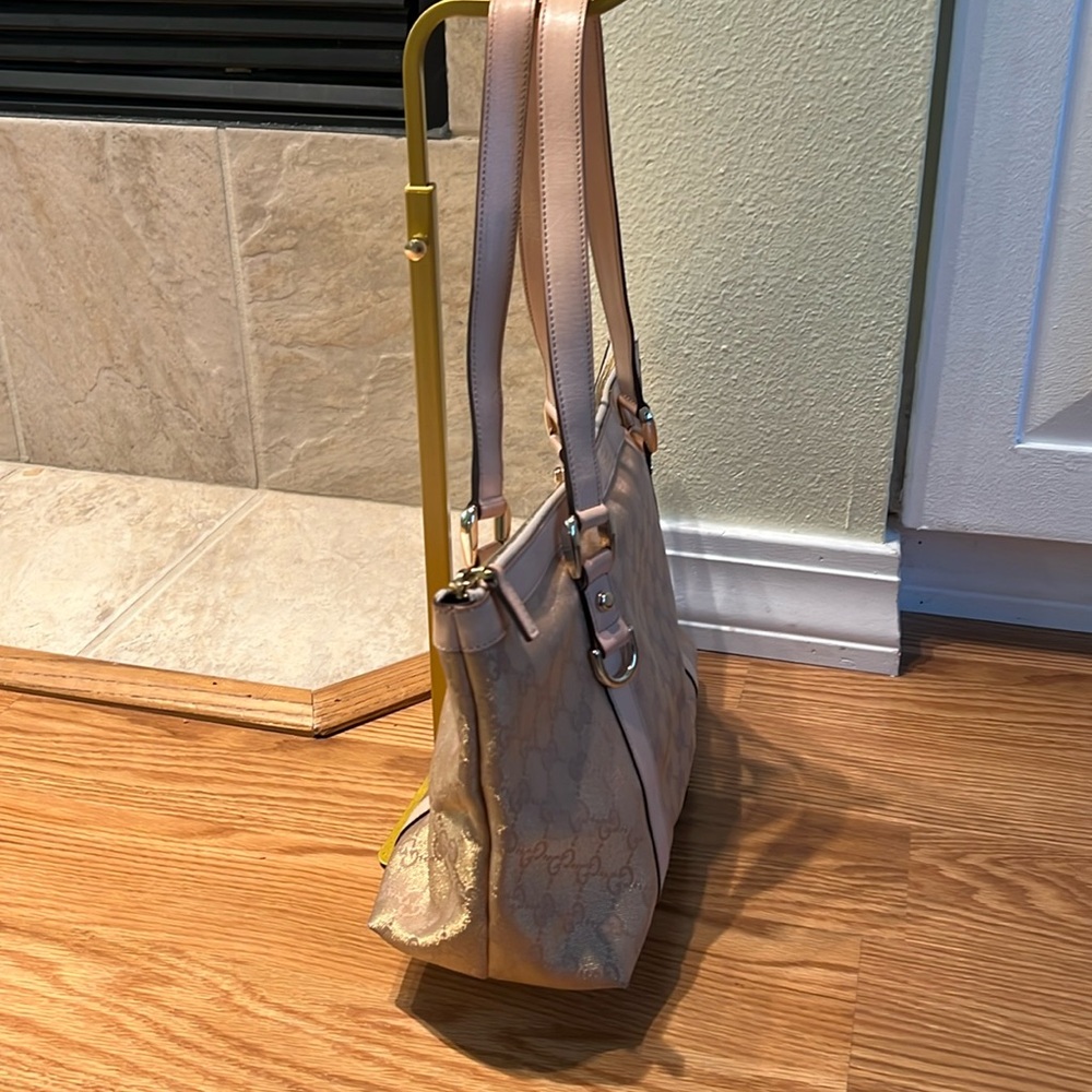 Shimmer and shine in vintage Gucci - Picture 4 of 16